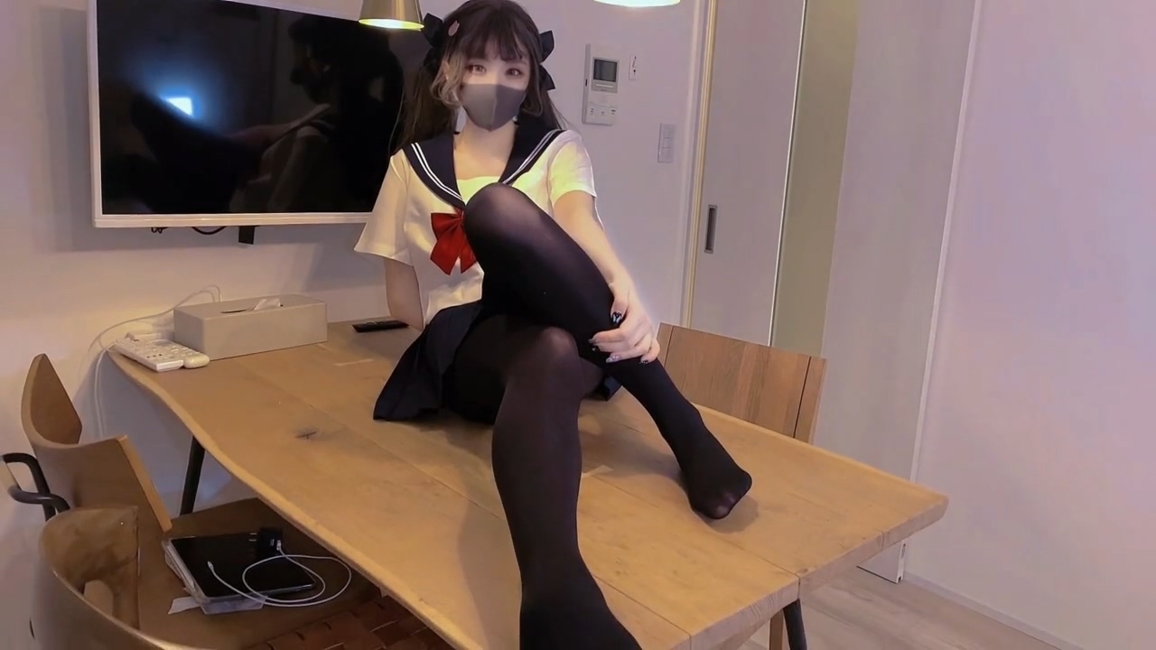 褲襪制服學妹琦琦深夜遭襲